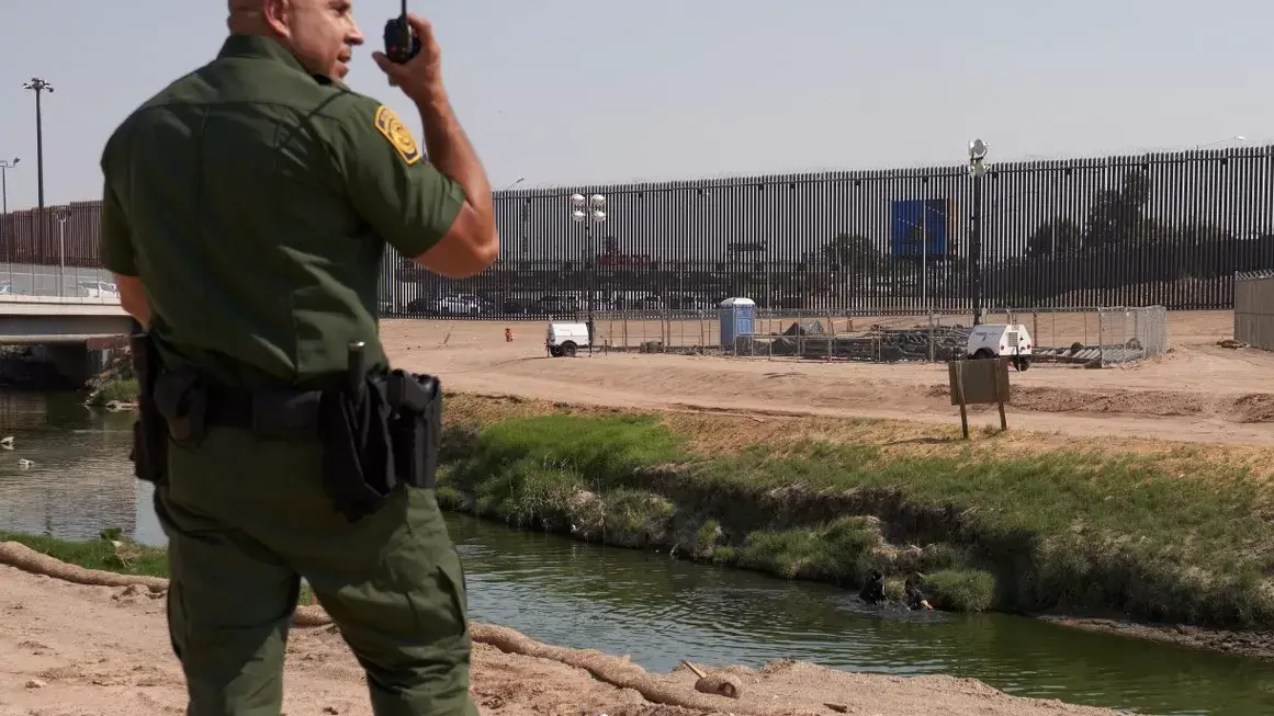 Why Does Border Patrol Need the Ability To Delete Messages? Paine.TV